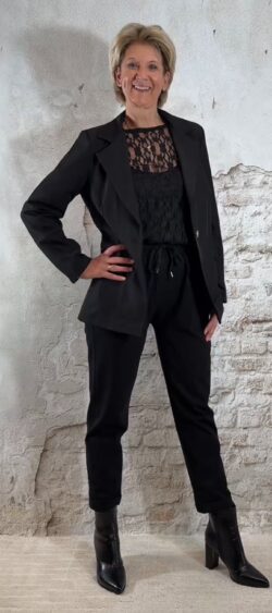 161477. Evy blazer zwart