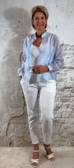 161472. Evy transparant kiezel lichtblauw (3 februari weer op voorraad, je kunt al bestellen)