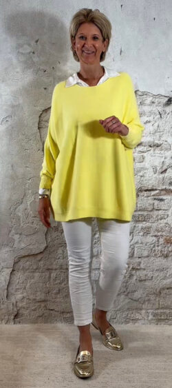 161593. Ailan oversized pullover geel