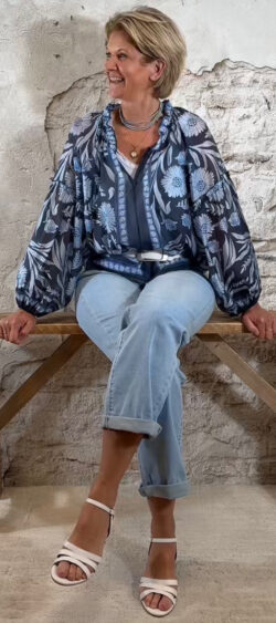 160348. LAATSTE! Elza tencel blouse print donkerblauw