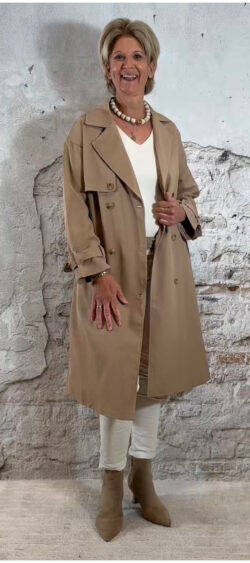 240134. Steffy oversized trench coat zand