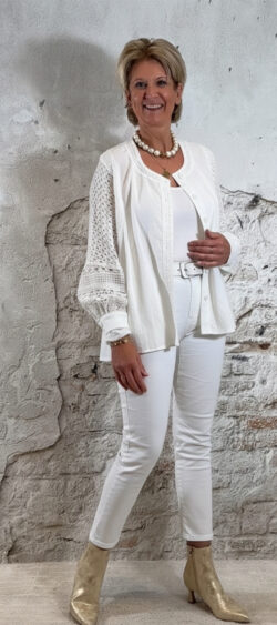 161973. Nana oversized blouse linnen crochet wit (3 februari op voorraad, je kunt al bestellen)