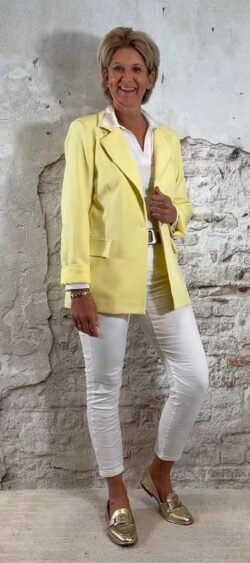 161479. Evy blazer geel (3 februari weer op voorraad, je kunt al bestellen)
