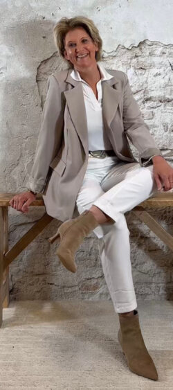 161474. Evy blazer zand