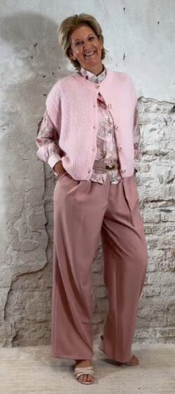 164032. Evy mouwloos vest roze