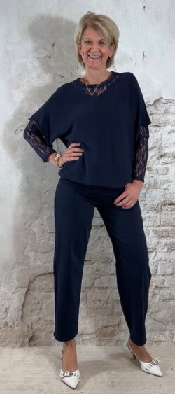 166885. Bibi oversized cotton pullover v-hals donkerblauw