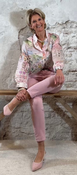 168344. Evy transparant blouse painting roze (24 maart weer op voorraad, je kunt al bestellen)