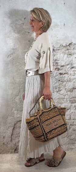 164023. Evy pullover korte mouw strass beige