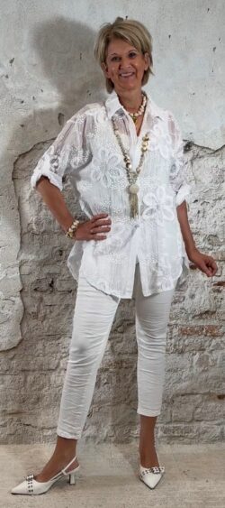 169817. Floor casual long blouse wit (17 maart op voorraad, je kunt al bestellen)