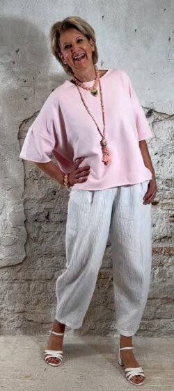 173054. Floor casual sweater korte mouw roze (1 april weer op voorraad, je kunt al bestellen)