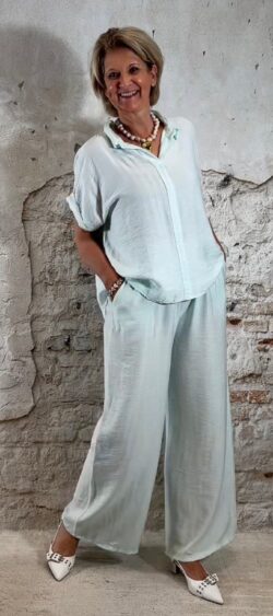 173730. Floor 2 delige set mint - blouse en broek (1 april op voorraad, je kunt al bestellen)