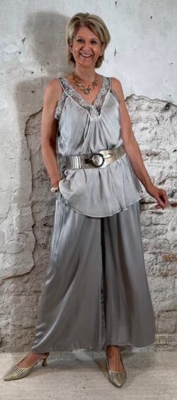 ✔️172974. Floor satin lace top taupe/grijs