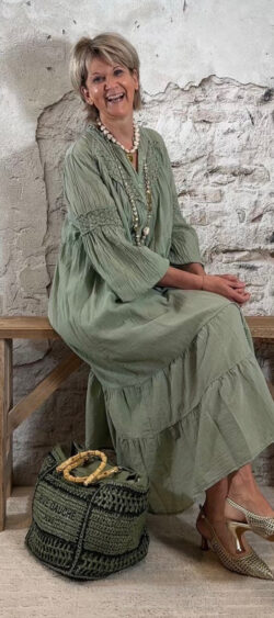171615. Floor boho dress khaki (24 maart weer op voorraad, je kunt al bestellen)