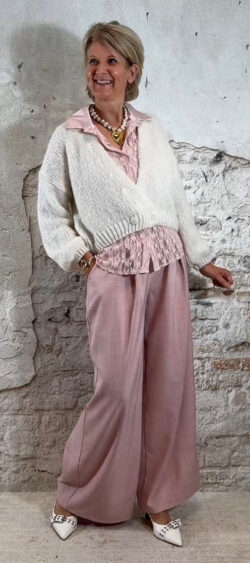 169801. Evy chunky overslag vest off white