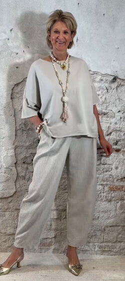 168934. Floor casual sweater korte mouw stone