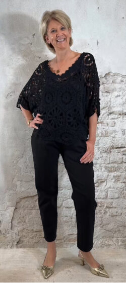 169811. Floor gehaakte vlindertop zwart