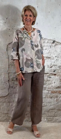 Bibi cotton blouse flower dots beige (24 maart op voorraad, je kunt al bestellen)