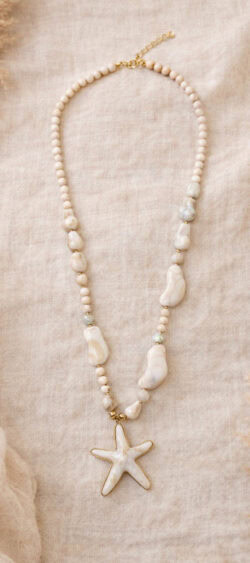 170153. Sil ibiza ketting beige star