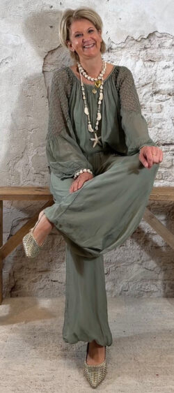 171803. Ailan zijden ballontop met kant khaki (24 maart weer op voorraad, je kunt al bestellen)