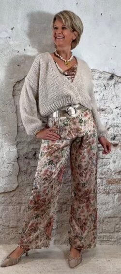 6*169798. Evy wijde broek beige/groen gobelin look