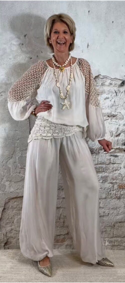 171834. Ailan zijden ballontop met kant beige (24 maart op voorraad, je kunt al bestellen)