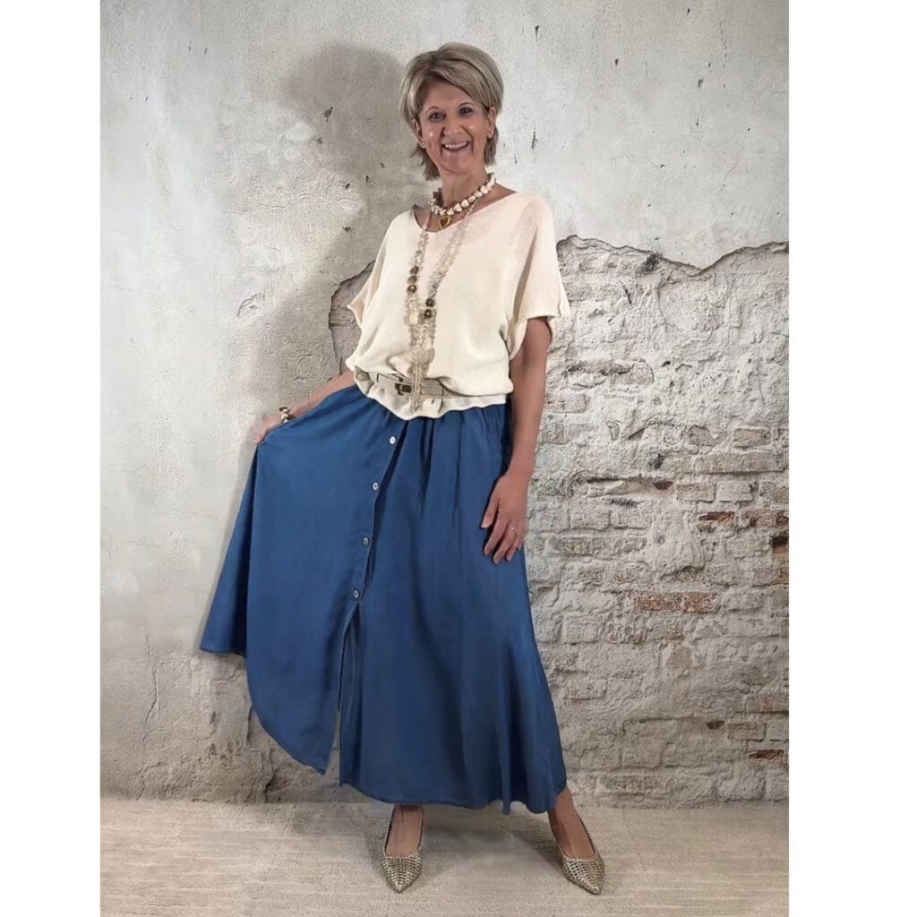 lichtblauwe dames maxi rok met knopen in jeanslook lyocell