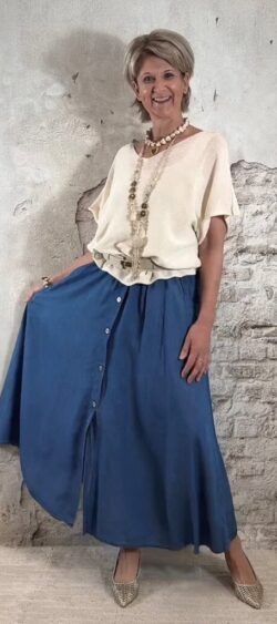 171600. Evy lyocel jeans rok met knopen