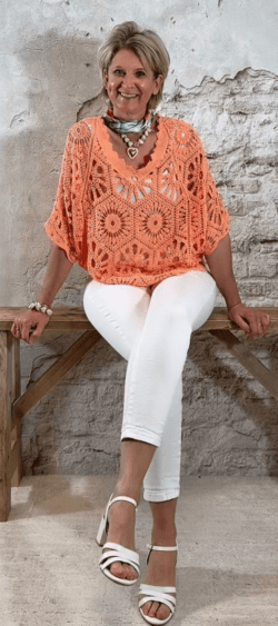 168356. Floor gehaakte vlindertop light orange (10 maart op voorraad, je kunt al bestellen)