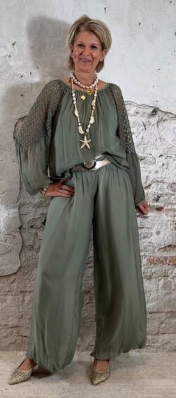 171800. Ailan zijden ballon broek khaki (24 maart weer op voorraad, je kunt al bestellen)