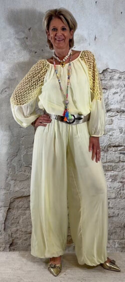 Zijde ballonbroek geel met bijpassende ballon top in zijde met kant.