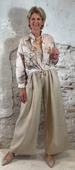 168345. Evy transparant blouse painting beige