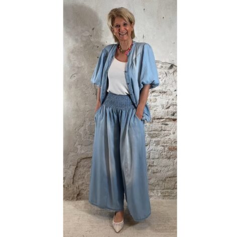 lyocel jeans broek dames lichtblauw wijde pijpen gesmockte taille elastische band ibiza stijl