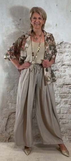 Wijde crêpe broek met overslag en elastische tailleband zand Evy