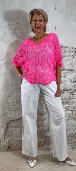Gehaakte ibiza top dames neon pink met v-hals