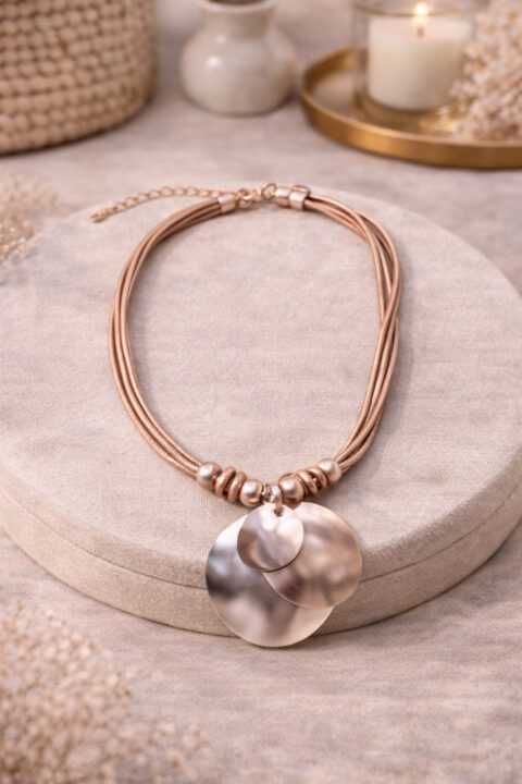 rosé meerlaagse dames ketting met hanger en meerdere strengen