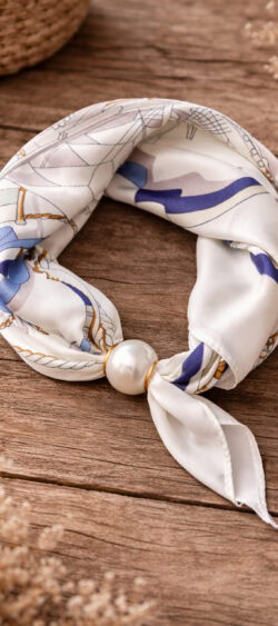 175292. Kraalsjaal Nautic off white/blauw