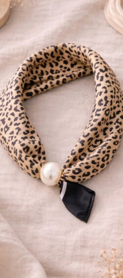 176099. Kraalsjaal met magneetsluiting dames | sjaal Lio zand