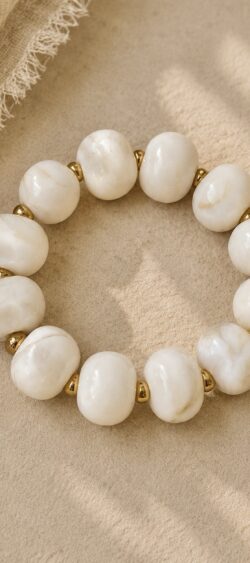 Elastische armband chunky marmerlook dames | beige goud kralen armband QY2601.