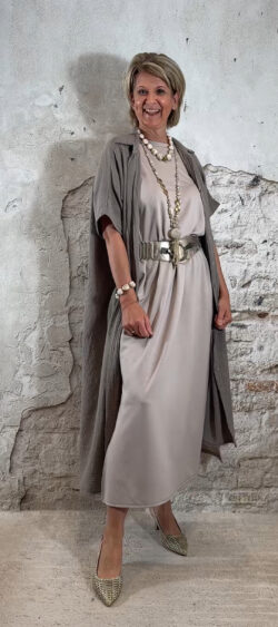 170406. Mousseline allround long blouse taupe