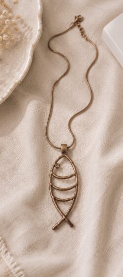 Lange rose gouden ketting met vis - Renske 179735