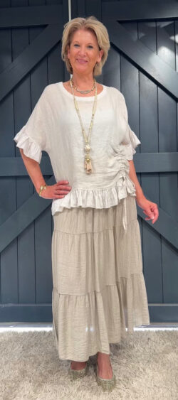 Oversized linnen ruffle top zand Ailan (27 mei weer op voorraad, je kunt al bestellen)