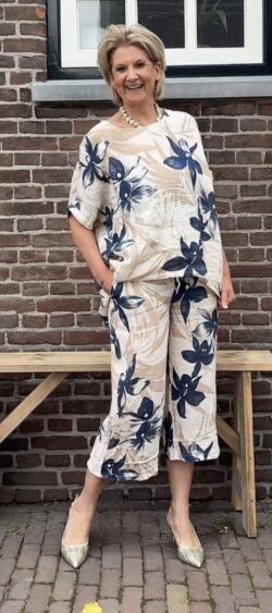 Linnen oversized blouse shirt met bloemen beige blauw - 180845 Evy