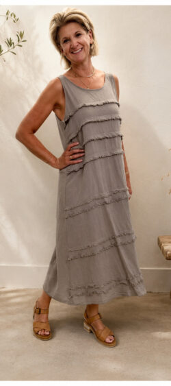 Cotton raffle dress taupe - Floor 184804 (7 juli weer op voorraad, je kunt al bestellen)