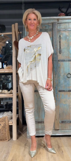 Oversized gebreid truitje met gouden applicatie - Ailan.