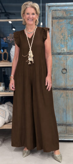 Jumspuit met ruffle mouw bruin - Evy 183628 (16 juni op voorraad, je kunt al bestellen)