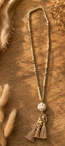 Lange ketting Ibiza stijl met glitter ball beige - Sil 168508