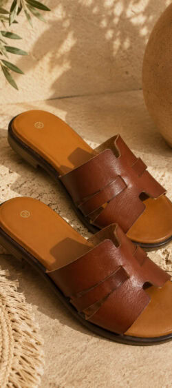 J-266. Fashion slippers cognac met comfy zooltje