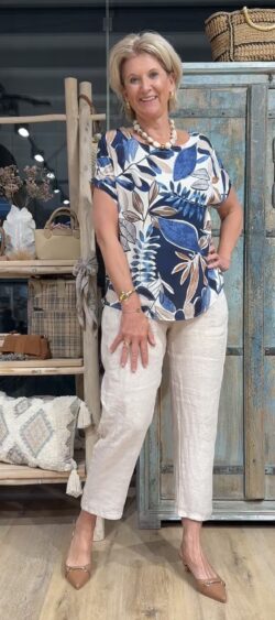 Blouse top met knopen achter leafs donkerblauw/camel Evy - 184236