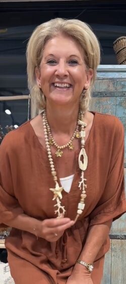 Lange Ibiza ketting met zeester ecru/goud - Renske