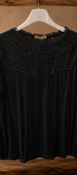 Shirt met kanten mouw zwart Elza -